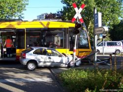 20160813 TH VU Bahn PKW04