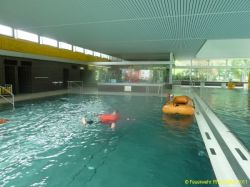 201107246 Hallenbad004