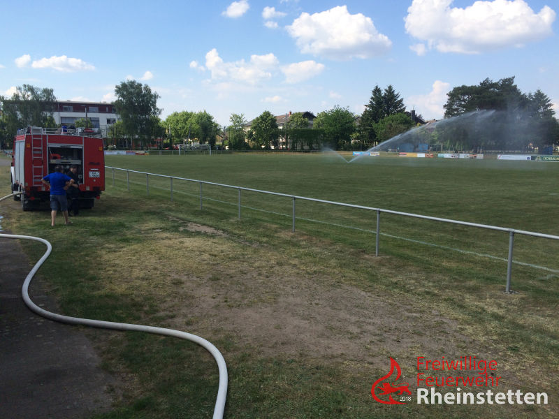 20180509 Fussballplatz bewaessern 3